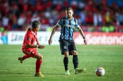 RS - FUTEBOL/CONMEBOL LIBERTADORES 2020 /GREMIO X AMERICA CALI - ESPORTES - Lance da partida entre Ameirca de Cali e Gremio disputada na noite desta terca-feira, no Pascual Guerrero, em Cali na Colombia, valida pela Conmebol Libertadores 2020. FOTO: LUCAS UEBEL/GREMIO FBPA