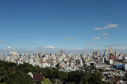  CAXIAS DO SUL, RS, BRASIL, 26/03/2019Sol e calor a tarde em Caxias do sul. (Lucas Amorelli/Agência RBS)<!-- NICAID(14011972) -->