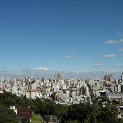  CAXIAS DO SUL, RS, BRASIL, 26/03/2019Sol e calor a tarde em Caxias do sul. (Lucas Amorelli/Agência RBS)<!-- NICAID(14011972) -->