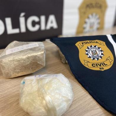 Depois de denúncia, polícia apreende meio quilo de drogas na rodoviária de Caxias <!-- NICAID(14446994) -->