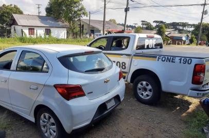 Jovem tenta fugir de abordagem e é preso com carro  em Canela com carro furtado <!-- NICAID(14447158) -->