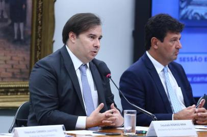 Rodrigo Maia e Luiz Henrique Mandetta falam sobre medidas contra o coronavírus na Câmara<!-- NICAID(14447669) -->