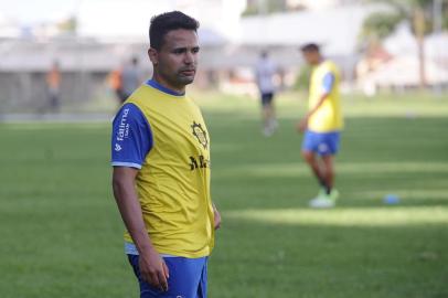  CAXIAS DO SUL, RS, BRASIL (04/03/2020)Treino do Ser Caxias no CT do Estádio Centenário. (Antonio Valiente/Agência RBS)Indexador: ANTONIO VALIENTE / AGENCIA RBS  <!-- NICAID(14440027) -->