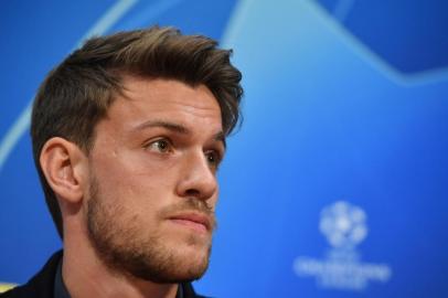 (FILES) In this file photo taken on April 09, 2019 Juventus Italian defender  Daniele Rugani gives a press conference at the  Johan Cruyff ArenA in Amsterdam on the eve of the UEFA Champions League quarter-final football match between Ajax Amsterdam and Juventus FC. - Juventus defender Daniele Rugani tested positive for coronavirus the club annnounced late on March 11, 2020. (Photo by EMMANUEL DUNAND / AFP)<!-- NICAID(14448871) -->