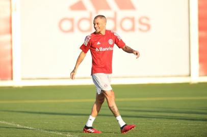  2020-03-09 Treino do Internacional no CT Parque Gigante. Jogador D'Alessandro. Foto: Ricardo Duarte/Internacional<!-- NICAID(14449344) -->