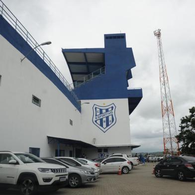  BENTO GONÇALVES, RS, BRASIL (09/02/2019)Jogo entre Esportivo e Ser Caxias pela última rodada da primeira fase do Campeonato Gaúcho no Estádio Montanha dos Vinhedos em Bento Gonçalves. (Antonio Valiente/Agência RBS)<!-- NICAID(14413255) -->