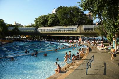  PORTO ALEGRE, RS, BRASIL - 14/01/2020Durante o verão, clubes com piscinas são boas opções de lazer. Na foto, o clube Grêmio Náutico União<!-- NICAID(14387178) -->