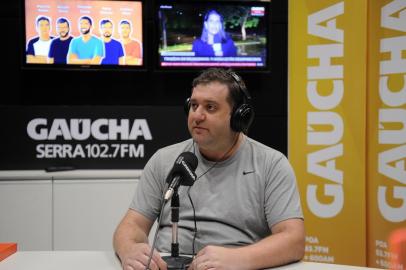  CAXIAS DO SUL, RS,, BRASIL, 24/01/2020 - Programa Show dos Esportes na serra, com o convidado Gabriel Citton, secretário municipal de Lazer e esporte. Apresentação de Eduardo Costa e Pedro Petrucci. (Marcelo Casagrande/Agência RBS)<!-- NICAID(14398186) -->