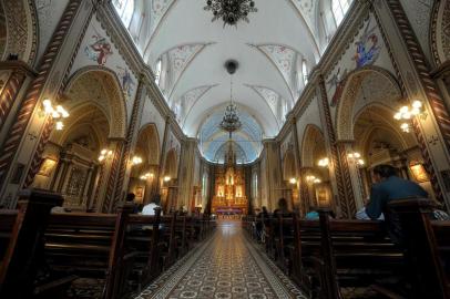  CAXIAS DO SUL, RS, BRASIL, 18/03/2020Missas serão suspensas na catedral. A última missa será amanhã(quinta feira).(Lucas Amorelli/Agência RBS)<!-- NICAID(14454851) -->