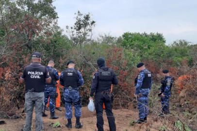 Durante buscas por adolescente desaparecida no bairro Umbu, em Alvorada, é localizada ossada humana<!-- NICAID(14455269) -->