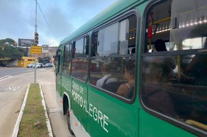 onibus, porto alegre<!-- NICAID(14455772) -->