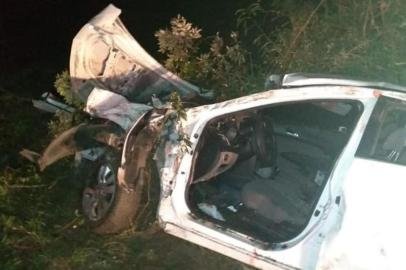 Motorista morre e cinco pessoas ficam feridas em acidente na BR-386, em Soledade<!-- NICAID(14456948) -->