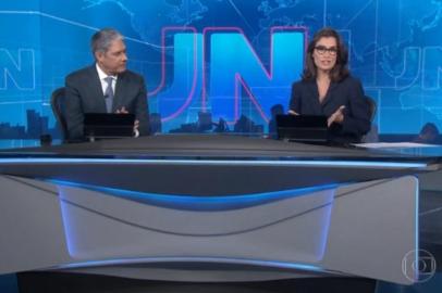 Apresentadores do Jornal Nacional pedem calma para a população em meio à pandemia de coronavírus<!-- NICAID(14459415) -->