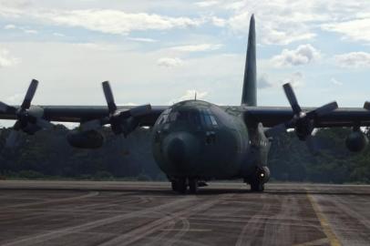  Duas aeronaves da Força Aérea Brasileira (FAB) com 66 brasileiros que estavam retidos no Peru pousaram em Porto Velho (RO), na tarde desta quarta-feira (25). O grupo estava em Cusco. Assim como diversas nações no mundo, o país andino adotou medidas restritivas e fechou as fronteiras para tentar conter o avanço da pandemia de coronavírus. Foto: Ministério das Relações Exteriores/Divulgação<!-- NICAID(14461339) -->