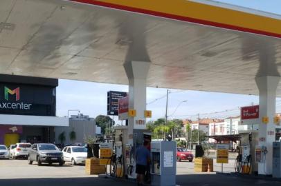 posto de combustível<!-- NICAID(14461693) -->