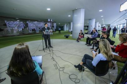  Presidente da Câmara dos Deputados, dep. Rodrigo Maia, concede entrevista coletiva sobre a crise causada pelo coronavírus.Indexador: MJS<!-- NICAID(14462018) -->