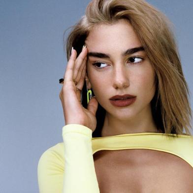 Dua Lipa<!-- NICAID(14463766) -->