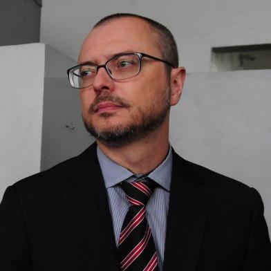  CAXIAS DO SUL, RS, BRASIL (16/03/2016). Promotor Adrio Gelatti visita a Penitenciária Industrial de Caxias do Sul, acompanhado pelo diretor Fabio Rosa dos Reis.     (Roni Rigon/Pioneiro).<!-- NICAID(12794885) -->