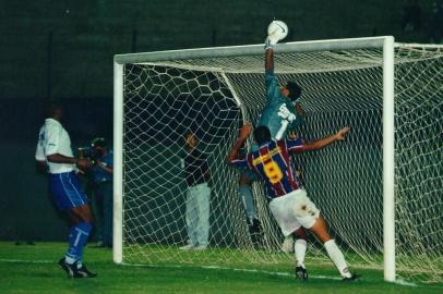 Caxias 3x2 Cruzeiro - Copa do Brasil - Estádio Centenário - Caxias do Sul Fonte: Pioneiro Fotógrafo: Gilmas Gomes<!-- NICAID(559866) -->