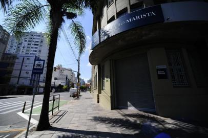  Descrição: PORTO ALEGRE, RS, BRASIL - 31.03.2020 - Escolas fechadas devido à crise da pandemia de Coronavírus. Na imagem: Colégio Rosário. (Foto: Ronaldo Bernardi/Agencia RBS)<!-- NICAID(14465918) -->