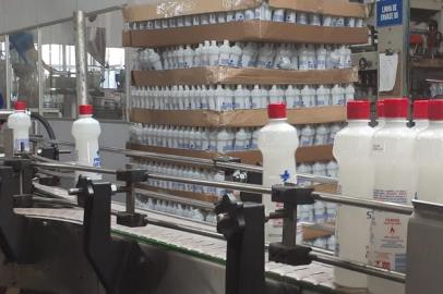 Industrial Boituva teve aumento de 4000% na demanda por alcool gel<!-- NICAID(14467214) -->