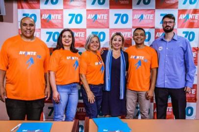 Avante em Caxias. Ubiratã Silva , tesoureiro do Partido; Taciane Vaz , Secretária Geral; Mari Souza ,  vice- presidente do partido; Carmen Santos , presidente estadual do Avante; Maxwel Abreu ,  presidente municipal do partido Avante Caxias do Sul; Augusto Fronza , articulador municipal de Juventude<!-- NICAID(14466350) -->