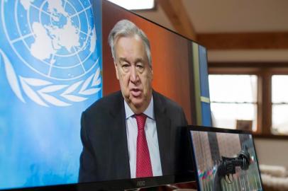 In this handout image released by the United Nations, UN Secretary-General Antonio Guterres holds a virtual press conference on April 3, 2020, at UN headquarters in New York. - Guterres Friday renewed his call for a global ceasefire, urging all parties to conflict to lay down arms and allow war-torn nations to combat the coronavirus pandemic. The worst is yet to come, Guterres said, referring to countries beset with fighting like Syria, Libya and Yemen. The COVID-19 storm is now coming to all these theatres of conflict. (Photo by Mark GARTEN / Other / AFP) / RESTRICTED TO EDITORIAL USE - MANDATORY CREDIT AFP PHOTO / UN / Mark GARTEN - NO MARKETING - NO ADVERTISING CAMPAIGNS - DISTRIBUTED AS A SERVICE TO CLIENTS<!-- NICAID(14468616) -->