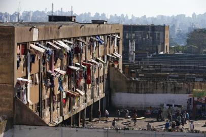  PORTO ALEGRE, RS, BRASIL, 13-07-2018: Obras das novas instalações do Instituto Penal Pio Buck, dentro do Presídio Central de Porto Alegre. Na manhã de sexta feira, comitiva composta pelo Secretário de Segurança Cezar Schirmer e o Procurador Geral de Justiça Marcelo Dornelles visita as obras (FOTO FÉLIX ZUCCO/AGÊNCIA RBS, Editoria de Notícias).<!-- NICAID(13646847) -->