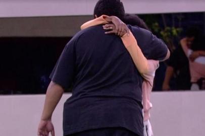 Babu e Thelma se abraçam após formação de paredão no BBB20<!-- NICAID(14469241) -->