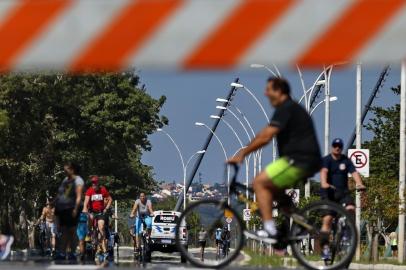  PORTO ALEGRE - BRASIL - Coronavírus - Ambiental em Parques da capital gaúcha. Movimento em meio à pandemia. Orla do Gasômetro (FOTOS: LAURO ALVES/AGENCIARBS)<!-- NICAID(14469397) -->