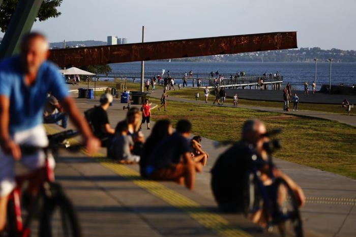 Publico Minimiza Orientacao Para Ficar Em Casa E Movimenta Orla Do Guaiba Gzh