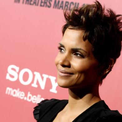 halle berry, perfume, coxas, revelação, entrevista, holofote, diário gaúcho , dgol , 15032013<!-- NICAID(9189262) -->