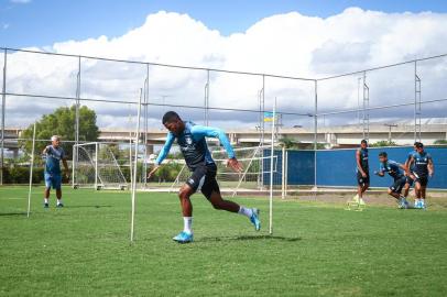 RS - FUTEBOL/CAMPEONATO GAUCHO 2020 /GREMIO X AIMORE - ESPORTES - Lance da partida entre Gremio e AimorÃ© disputada na tarde deste domingo, no Estadio Cristo Rei, em Sao Leopoldo, em partida valida pela Campeonato Gaucho 2020. FOTO: LUCAS UEBEL/GREMIO FBPA