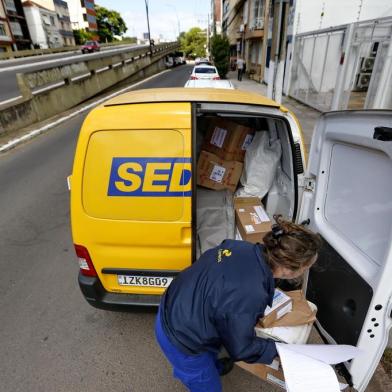  PORTO ALEGRE, RS, BRASIL, 08/04/2020- Correios - como estão operando. Foto: Lauro Alves / Agencia RBS<!-- NICAID(14472153) -->