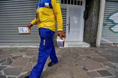  PORTO ALEGRE, RS, BRASIL, 08/04/2020- Correios - como estão operando. Foto: Lauro Alves / Agencia RBS<!-- NICAID(14472135) -->