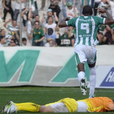  CAXIAS DO SUL, RS, BRASIL, 08/09/2013. Juventude x Londrina, jogo válido pelas oitavas de final do Campeonato Brasileiro 2013 da série D, disputado no estádio Alfredo Jaconi. (Juan Barbosa/Pioneiro)<!-- NICAID(9753486) -->