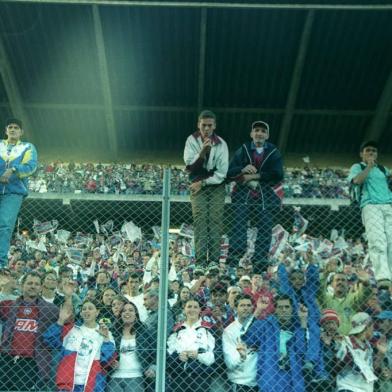 *** CaxiasxCRB - Arq - Rica ***Foto de arquivo de Caxias x CRB. Partida realizada no estádio Centenário, dia 2 de dezembro de 2001, e válida pela série B do Brasileirão. Na ocasião, o Caxias derrotou o CRB pelo placar de 3x0.Pasta de referência 60897.<!-- NICAID(45103) -->