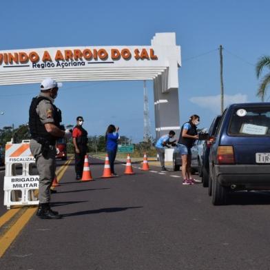 Prefeitura de Arroio do Sal teme aumento de movimentação de pessoas no Feriado de Páscoa. A praia está interditada e blitze educacionais são feitas na entrada da cidade.<!-- NICAID(14473396) -->