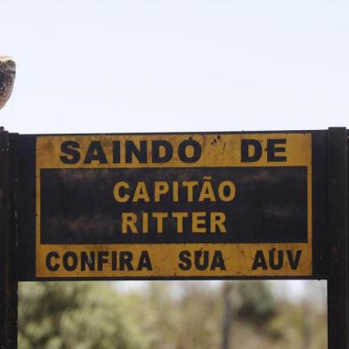  VACARIA, RS, BRASIL (06/03/2020)Grupo de Trekking Forastrilho, de Vacaria, faz caminhadas por ferrovias abandonadas da Serra gaúcha e de Santa Catarina. Eles contam à reportagem um pouco sobre o espírito do grupo e também sobre alguns dos lugares que já visitaram, como a antiga estação Capitão Ritter, no interior de Vacaria. Eles são João Carlos Moreira (cabeludo alto), Gleidson Dondoni (cabeludo baixo) e Anderson Pereira. (Antonio Valiente/Agência RBS)Indexador: ANTONIO VALIENTE / AGENCIA RBS  <!-- NICAID(14443187) -->