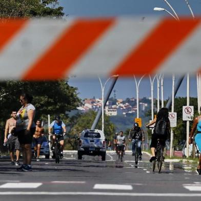  PORTO ALEGRE - BRASIL - Coronavírus - Ambiental em Parques da capital gaúcha. Movimento em meio à pandemia. Orla do Gasômetro (FOTOS: LAURO ALVES/AGENCIARBS)<!-- NICAID(14469396) -->