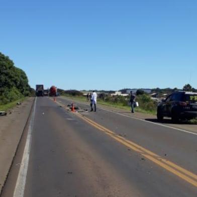 Motorista de caminhonete morre em acidente envolvendo três veículos na BR-285, em Passo Fundo