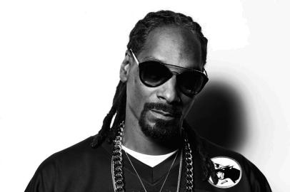 Snoop Dogg<!-- NICAID(12025023) -->