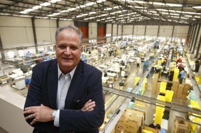  PAROBÉ, RS, BRASIL - 2018.08.20 - Sérgio Bocayuva, empresário presidente da Usaflex, na sua fábrica. Sérgio faz questão de não ter sala própria. (Foto: ANDRÉ ÁVILA/ Agência RBS)<!-- NICAID(13701104) -->