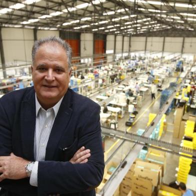  PAROBÉ, RS, BRASIL - 2018.08.20 - Sérgio Bocayuva, empresário presidente da Usaflex, na sua fábrica. Sérgio faz questão de não ter sala própria. (Foto: ANDRÉ ÁVILA/ Agência RBS)<!-- NICAID(13701104) -->