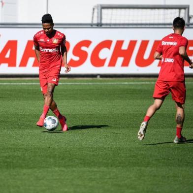 Wendell, ex-Grêmio, lateral-esquerdo do Bayer Leverkusen<!-- NICAID(14484623) -->