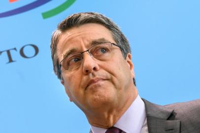  World Trade Organization Director-General Roberto Azevedo looks on after he spoke to reporters on February 22, 2017 in Geneva after the body ratified its first-ever multilateral trade deal as it confronts a US administration brazenly hostile to open global commerce. / AFP PHOTO / FABRICE COFFRINIEditoria: FINLocal: GenevaIndexador: FABRICE COFFRINISecao: macro economicsFonte: AFPFotógrafo: STF<!-- NICAID(12762005) -->