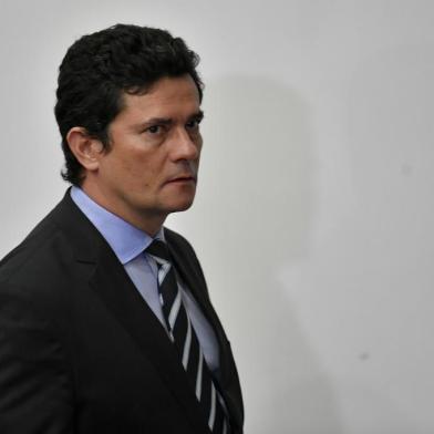 Moro anuncia sua saÃ­da do governo BolsonaroBRASÍLIA, DF, 24.04.2020 - SERGIO-MORO-DF - O ministro da Justiça e Segurança Pública, Sergio Moro, durante entrevista coletiva, na sede do ministério, em Brasília, nesta sexta-feira (24). Moro deixa o governo de Jair Bolsonaro após a exoneração do diretor-geral da Polícia Federal, Maurício Valeixo, ter sido publicada nesta madrugada no Diário Oficial da União. (Foto: Mateus Bonomi/Agif/Folhapress)Local: Brasilia ;DF ;Brasil<!-- NICAID(14485808) -->