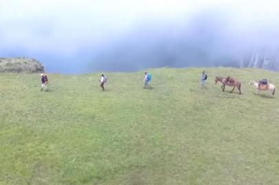 Cena do fime Trekking Terra dos Cânions: Expedição São José dos Ausentes<!-- NICAID(14486644) -->