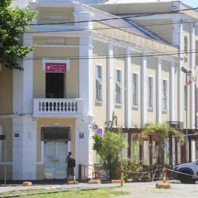  CAXIAS DO SUL, RS, BRASIL (21/12/2017). Moinho da Estação 2018. Cenário do Moinho da Estação preserva conjunto arquitetônico de inigualável beleza estética. No local, restaurantes, bares, confeitarias e espaços culturais oferecem uma rica e conceitual  programação de lazer. (Roni Rigon/Pioneiro).<!-- NICAID(13402102) -->