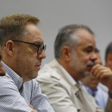  PORTO ALEGRE, RS, BRASIL, 16-03-2020: Reunião na FGF (Federação Gaúcha de Futebol) decide suspender o Campeontato Gaúcho por 15 dias. O presidente da entidade,  Luciano Hocsman, concede coletiva sobre a decisão. (Foto: Mateus Bruxel/Agencia RBS)<!-- NICAID(14452768) -->